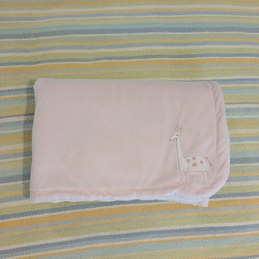 ⭐ Carter's Pink & White Giraffe Reversible Super Soft Baby Blanket